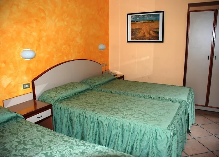 Casa Mia Hotel 2*